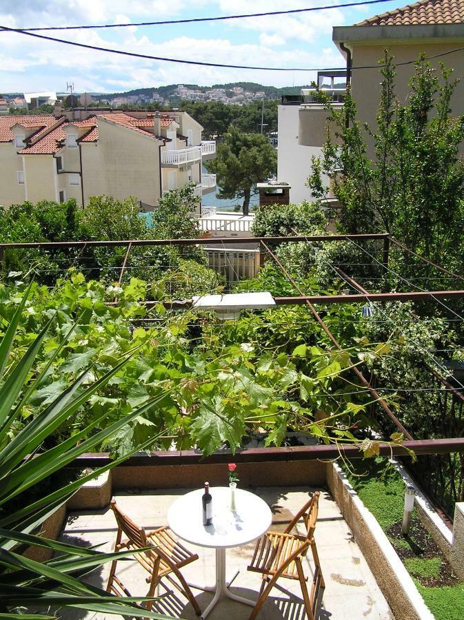 Studio Apartments Fabjanac Trogir Exteriör bild